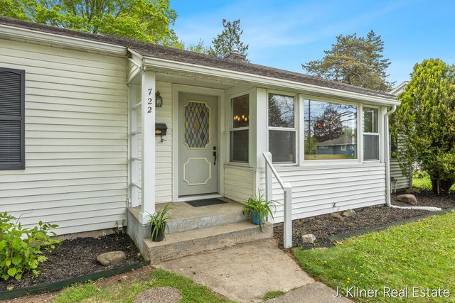722 N Hudson Street, Lowell, MI 49331