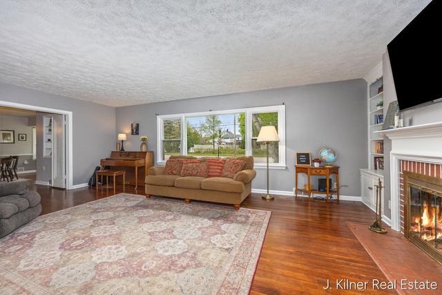 722 N Hudson Street, Lowell, MI 49331