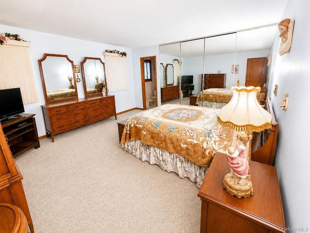 67 King Road, Rocky Point, NY 11778