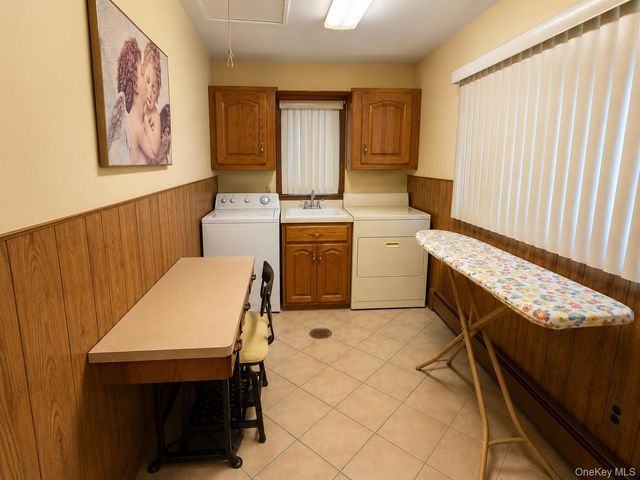 67 King Road, Rocky Point, NY 11778