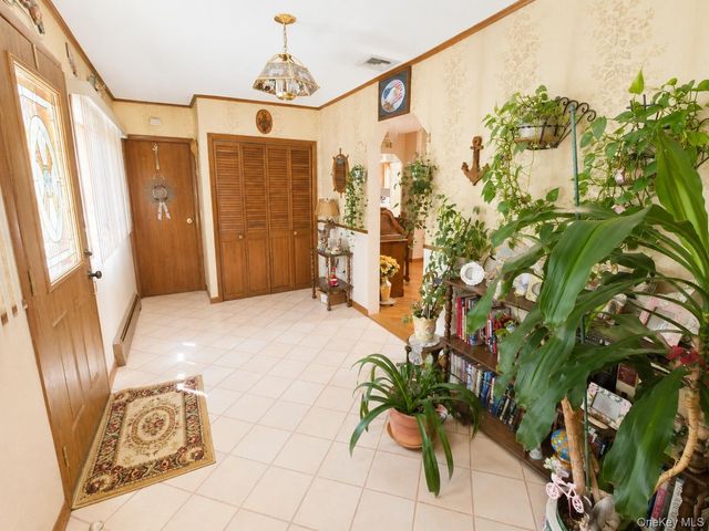 67 King Road, Rocky Point, NY 11778