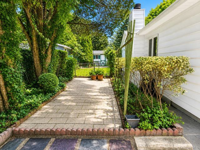 67 King Road, Rocky Point, NY 11778