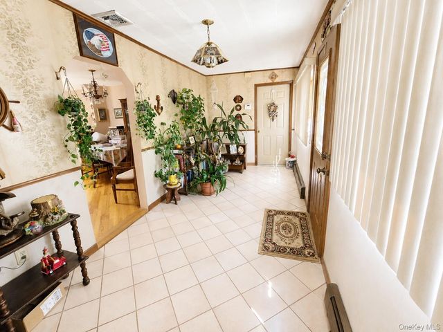 67 King Road, Rocky Point, NY 11778