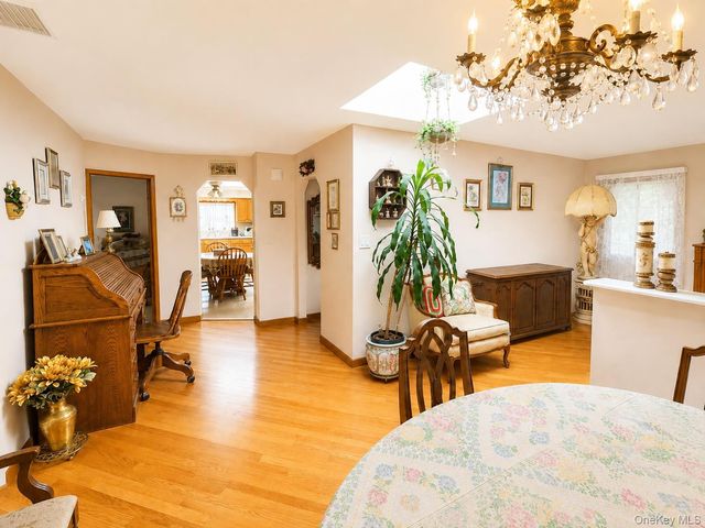 67 King Road, Rocky Point, NY 11778