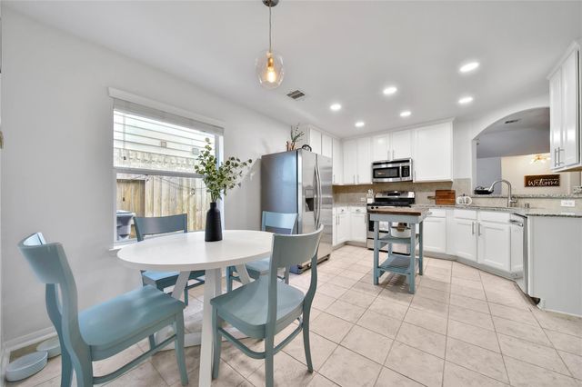 1279 Pinto Pass, Alvin, TX 77511