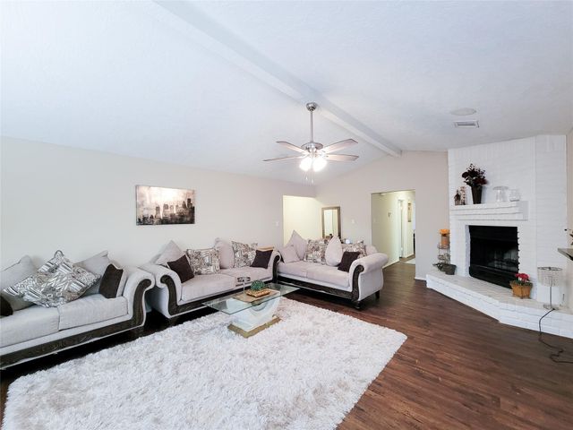 412 Land Grant Drive, Richmond, TX 77406