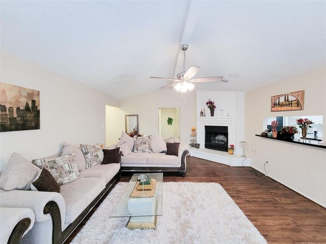 412 Land Grant Drive, Richmond, TX 77406