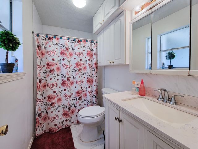 412 Land Grant Drive, Richmond, TX 77406