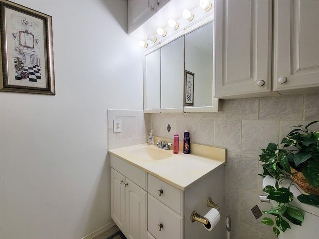 412 Land Grant Drive, Richmond, TX 77406