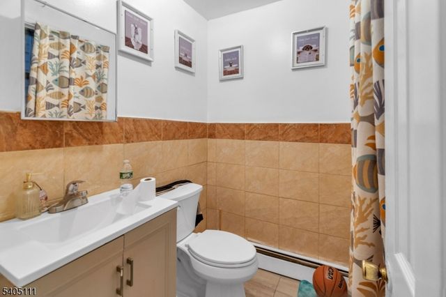 25 Oak St 25, Paterson City, NJ 07501