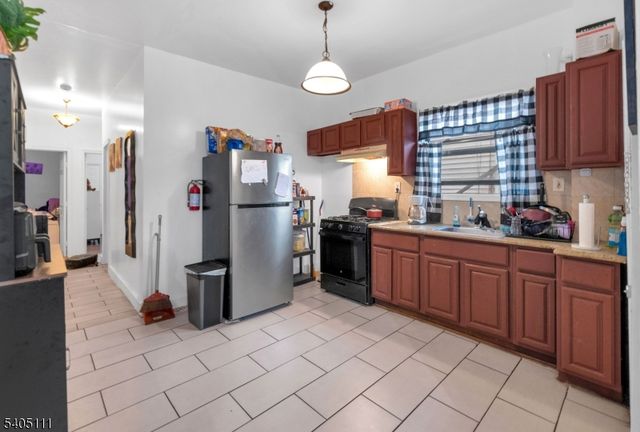 25 Oak St 25, Paterson City, NJ 07501