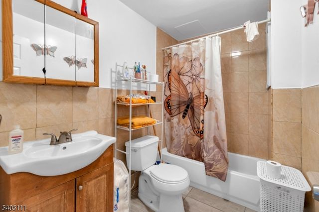 25 Oak St 25, Paterson City, NJ 07501