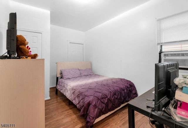 25 Oak St 25, Paterson City, NJ 07501