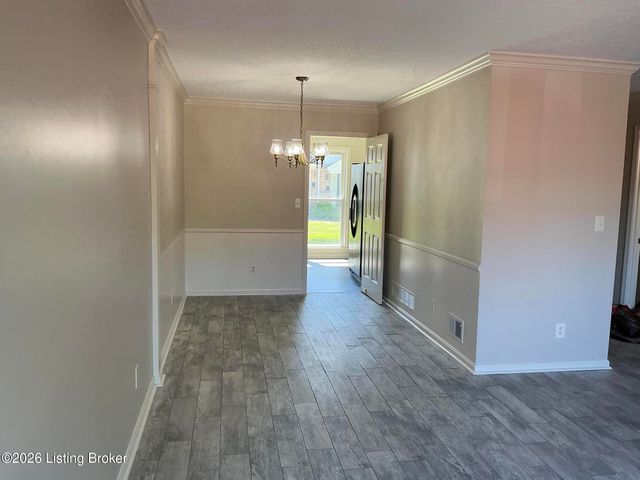 1915 Manor House Dr, Louisville, KY 40220