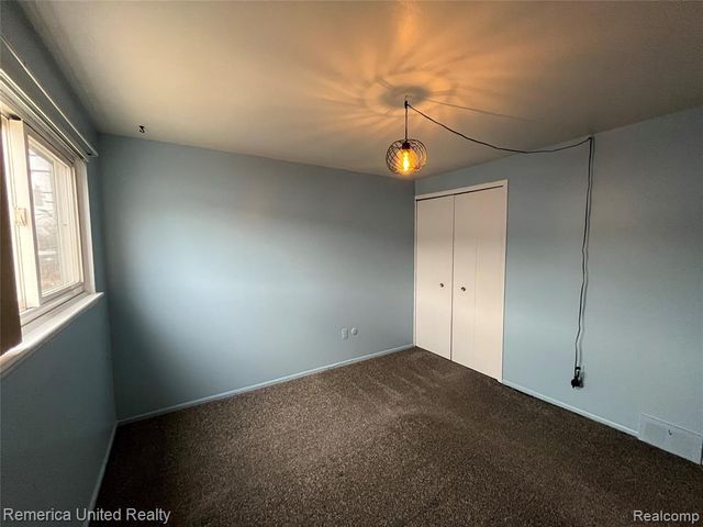 27766 Eastwick, Roseville, MI 48066