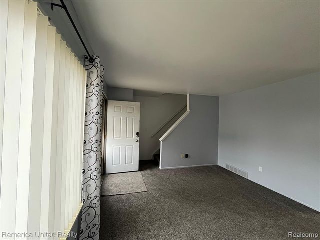 27766 Eastwick, Roseville, MI 48066