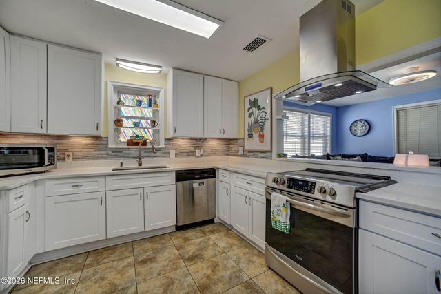 515 3RD Avenue N, Jacksonville Beach, FL 32250