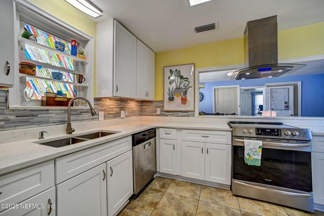 515 3RD Avenue N, Jacksonville Beach, FL 32250