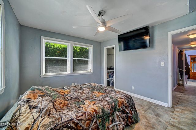 515 3RD Avenue N, Jacksonville Beach, FL 32250