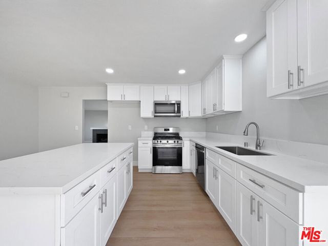 25443 Via Labrada, Valencia, CA 91355