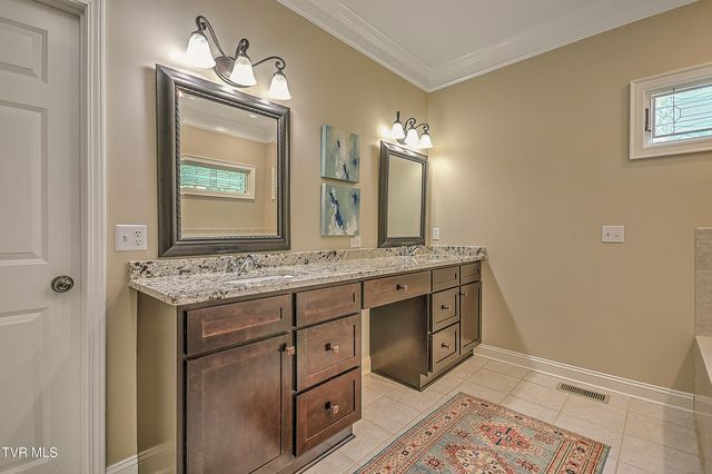 421 Arrowhead Drive, Kingsport, TN 37664