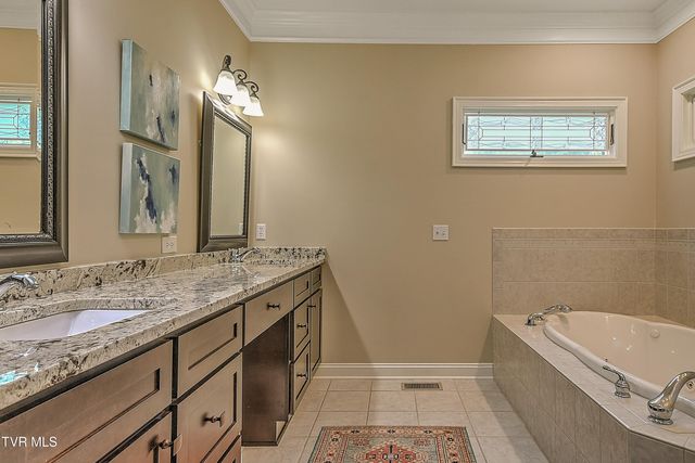421 Arrowhead Drive, Kingsport, TN 37664
