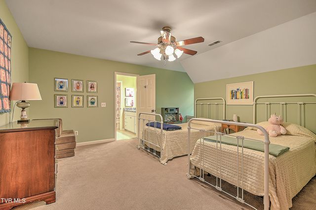 421 Arrowhead Drive, Kingsport, TN 37664