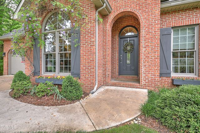 421 Arrowhead Drive, Kingsport, TN 37664