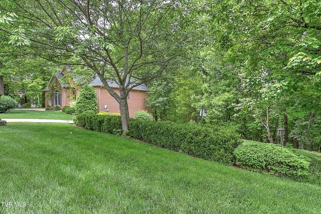 421 Arrowhead Drive, Kingsport, TN 37664