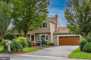 1104 HEMPFIELD DR, Lancaster, PA 17601