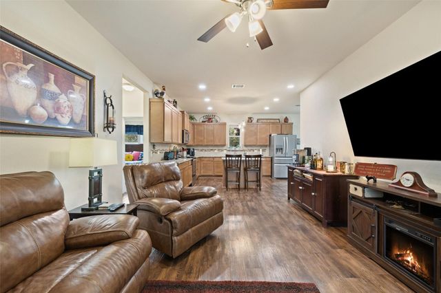 1625 Packsaddle TRL, Kingsland, TX 78639