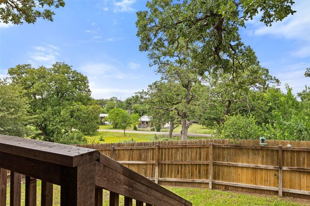 1625 Packsaddle TRL, Kingsland, TX 78639