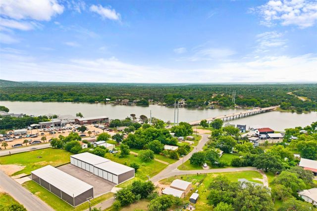 1625 Packsaddle TRL, Kingsland, TX 78639