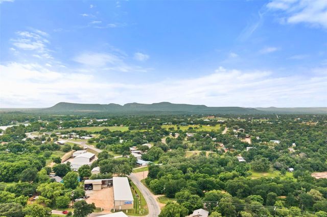 1625 Packsaddle TRL, Kingsland, TX 78639