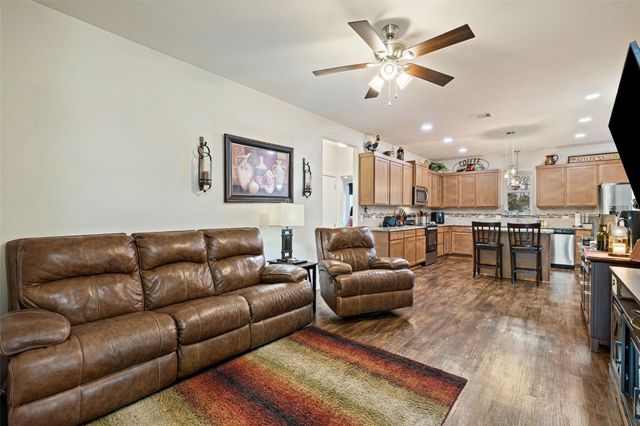 1625 Packsaddle TRL, Kingsland, TX 78639