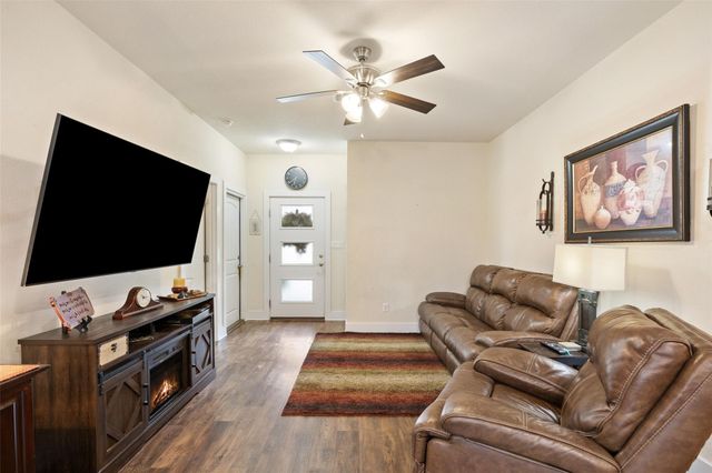 1625 Packsaddle TRL, Kingsland, TX 78639