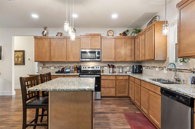 1625 Packsaddle TRL, Kingsland, TX 78639