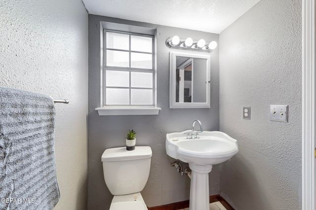 1759 Green Gate Way, El Paso, TX 79936