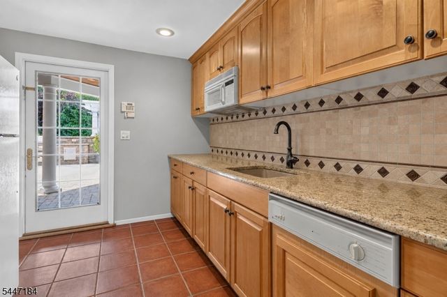 10 Berkshire Dr, Warren Twp., NJ 07059