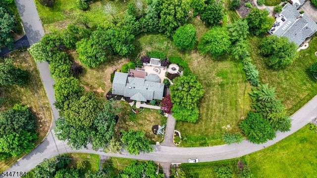10 Berkshire Dr, Warren Twp., NJ 07059