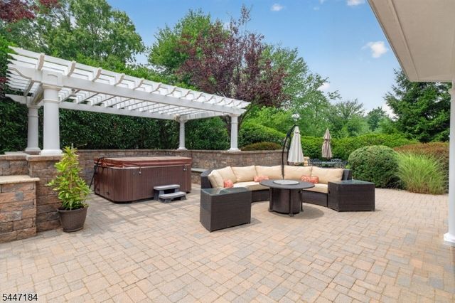 10 Berkshire Dr, Warren Twp., NJ 07059