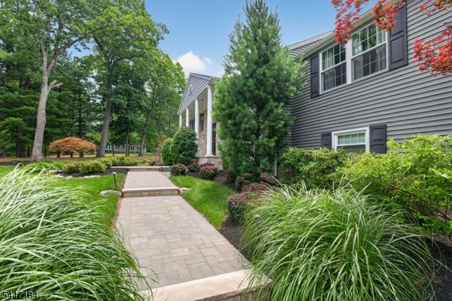 10 Berkshire Dr, Warren Twp., NJ 07059