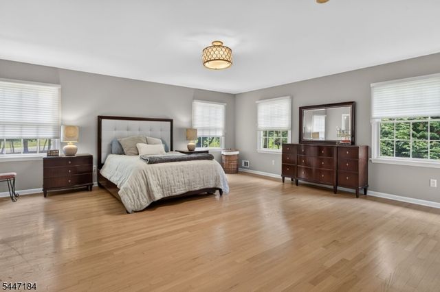 10 Berkshire Dr, Warren Twp., NJ 07059
