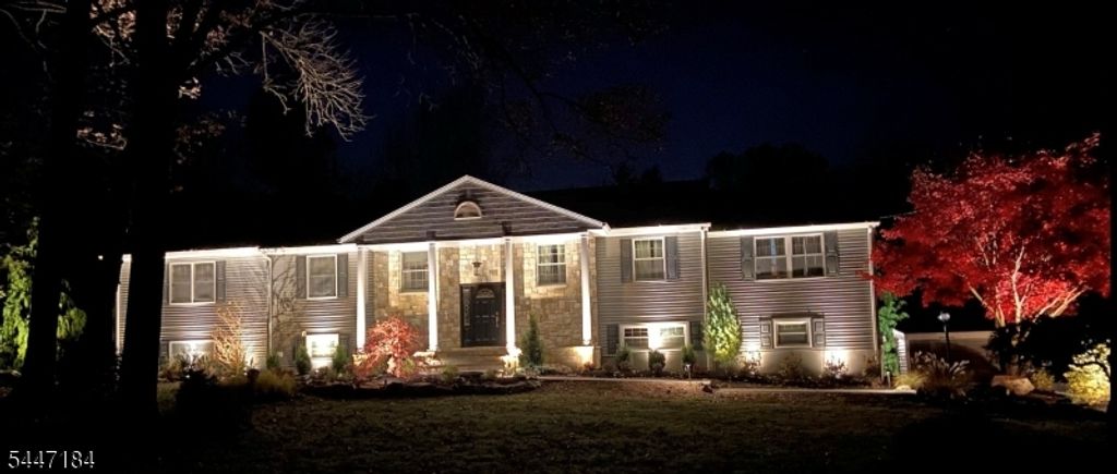 10 Berkshire Dr, Warren Twp., NJ 07059