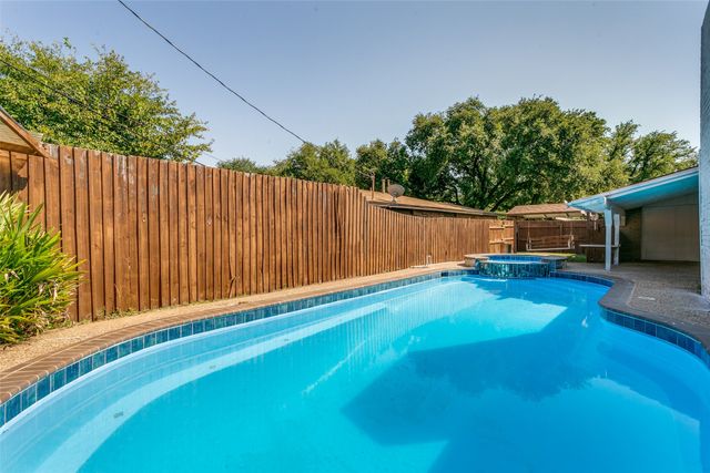 1535 Carnation Drive, Lewisville, TX 75067