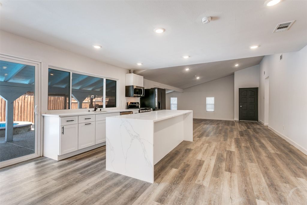 1535 Carnation Drive, Lewisville, TX 75067