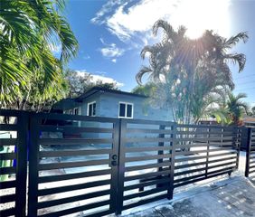 280 NW 55th St 282, Miami, FL 33127