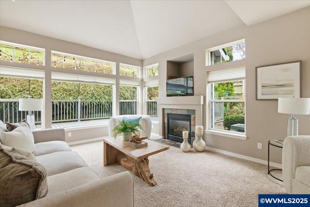 541 Inverness Dr SE, Salem, OR 97306