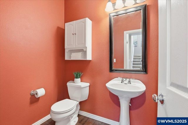 541 Inverness Dr SE, Salem, OR 97306