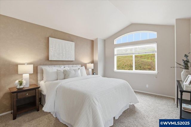 541 Inverness Dr SE, Salem, OR 97306